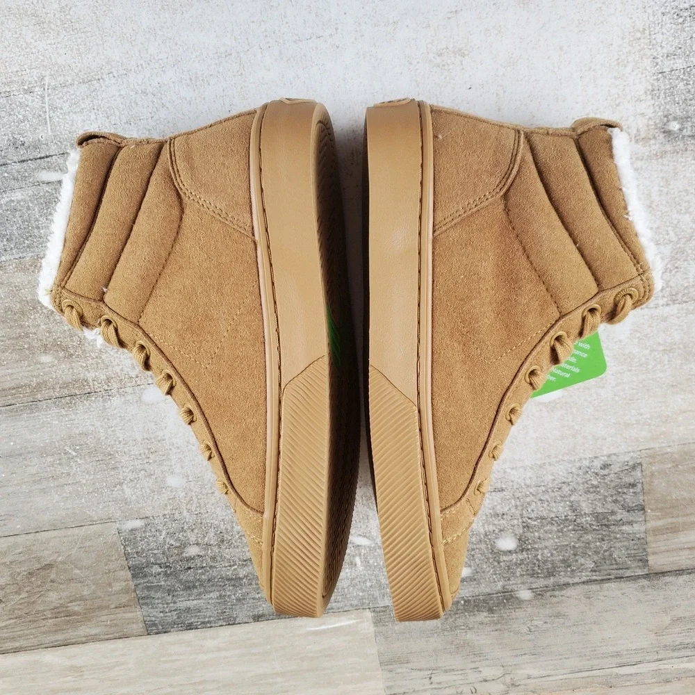 Cariuma OCA High Therma Womens Boots Sz 7.5 All Camel Suede Fleece Lined Lace Up